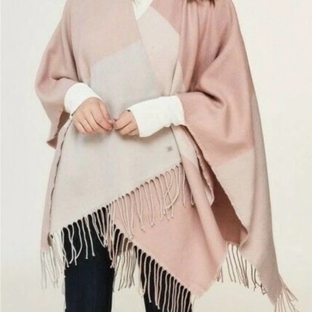 Soia & Kyo Soft Pink and Cream Knit Poncho